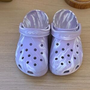 CROCS Kids Sandals - Lavender and White Marble Size 4/6